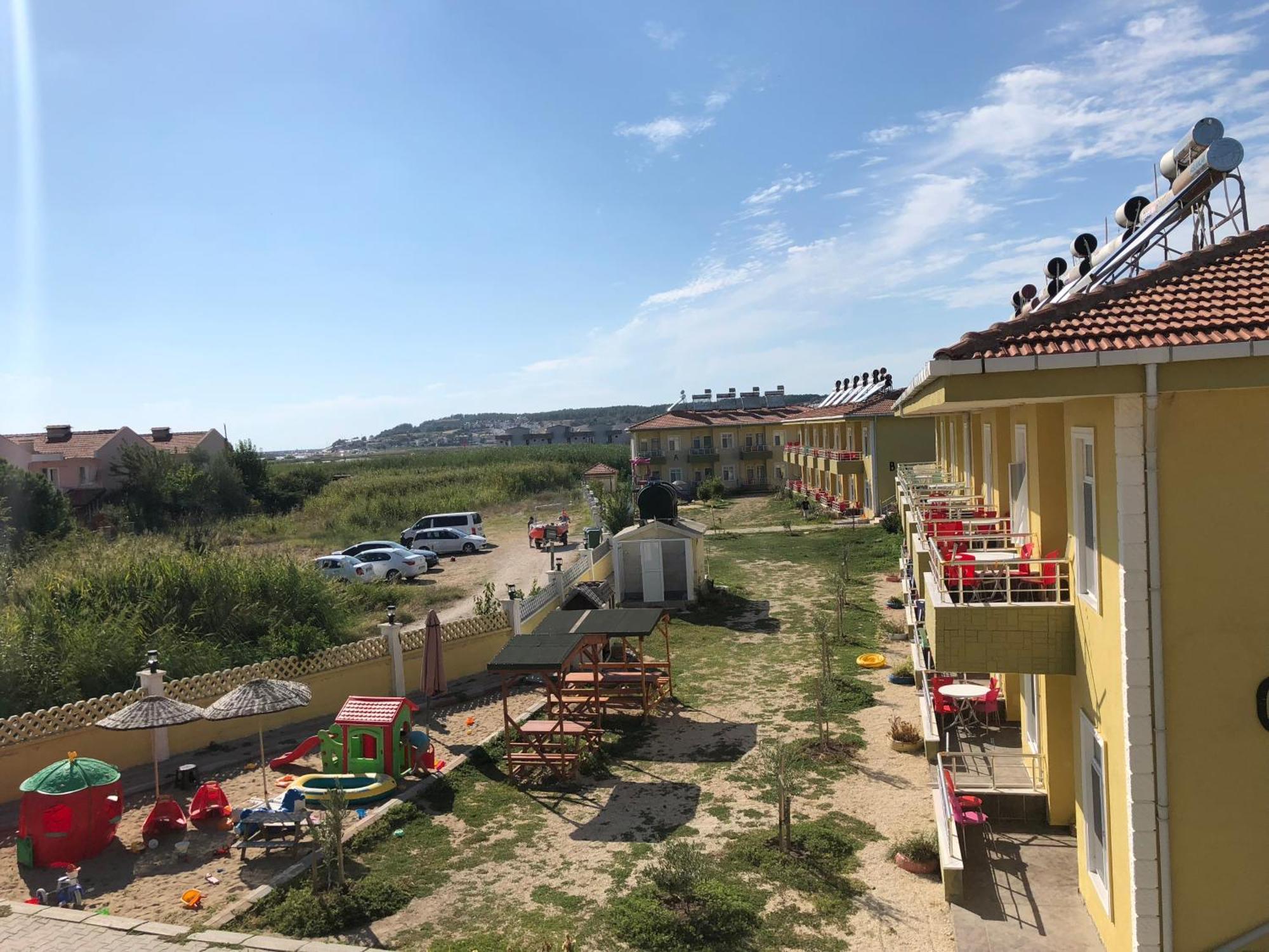 Vakif Saros Aslan Apartアパートホテル エクステリア 写真